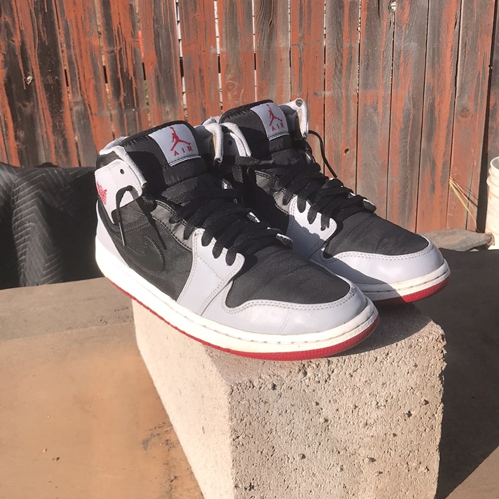 Jordan retro 1s